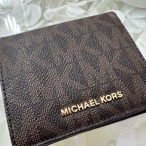 ACCEPTING ANY OFFER❤️❤️❤️ MICHAEL Michael Kors Small Logo Leather Wallet